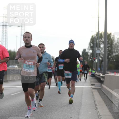 03.10.2024 - Köhlbrandbrückenlauf Fuchs,  Jonas http://msf.ph/oto/7171718 03.10.2024 09:12:08 Position 3 1176, 1334, 1098, 1301 meine-sportfotos.de