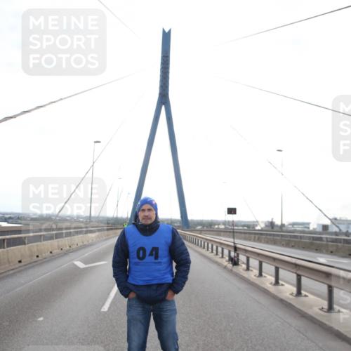 03.10.2024 - Köhlbrandbrückenlauf Jannik Wohlers http://msf.ph/oto/7171724 03.10.2024 09:06:25 Position 1 04, 111 meine-sportfotos.de