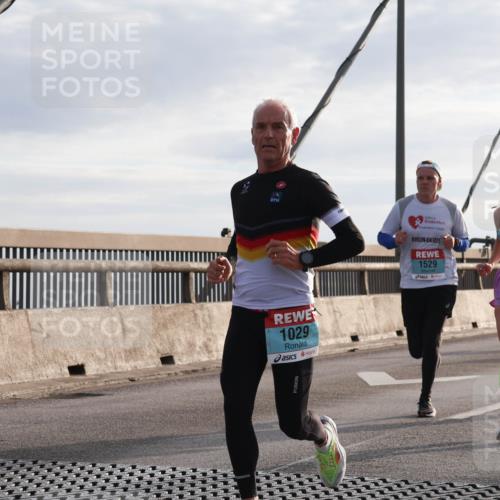 03.10.2024 - Köhlbrandbrückenlauf Matties Gatica Varas http://msf.ph/oto/7171770 03.10.2024 09:21:42 Position 2 1029, 4, 1529, 1260, 1198 meine-sportfotos.de