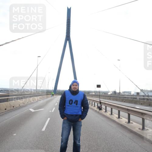 03.10.2024 - Köhlbrandbrückenlauf Jannik Wohlers http://msf.ph/oto/7171802 03.10.2024 09:06:26 Position 1  meine-sportfotos.de