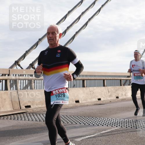 03.10.2024 - Köhlbrandbrückenlauf Matties Gatica Varas http://msf.ph/oto/7171817 03.10.2024 09:21:42 Position 2 1029, 1529, 1260 meine-sportfotos.de