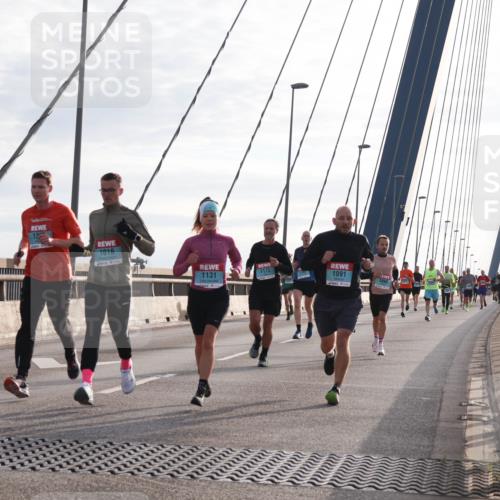 03.10.2024 - Köhlbrandbrückenlauf Matties Gatica Varas http://msf.ph/oto/7171993 03.10.2024 09:21:45 Position 2 1016, 1131, 1172, 1091, 1098 meine-sportfotos.de