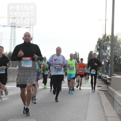 03.10.2024 - Köhlbrandbrückenlauf Fuchs,  Jonas http://msf.ph/oto/7171994 03.10.2024 09:12:13 Position 3 1172, 1310, 1091, 4, 1529, 2659 meine-sportfotos.de