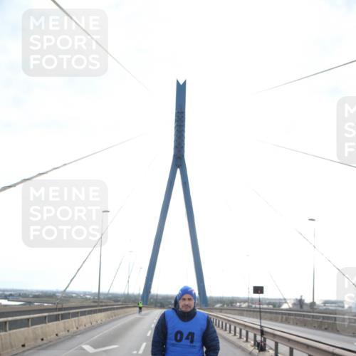 03.10.2024 - Köhlbrandbrückenlauf Jannik Wohlers http://msf.ph/oto/7172125 03.10.2024 09:06:27 Position 1 04, 11 meine-sportfotos.de