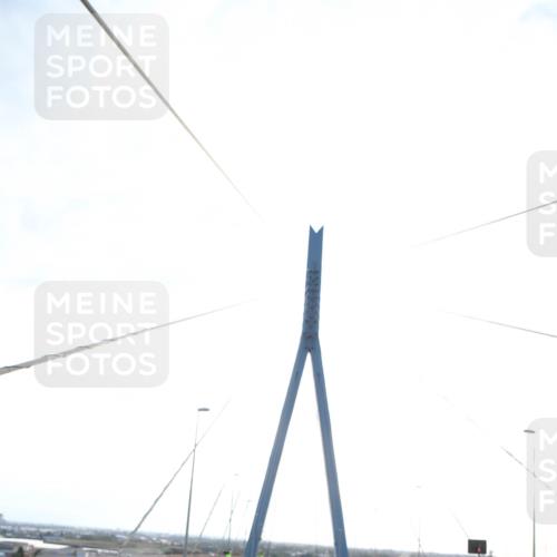 03.10.2024 - Köhlbrandbrückenlauf Jannik Wohlers http://msf.ph/oto/7172166 03.10.2024 09:07:16 Position 1  meine-sportfotos.de