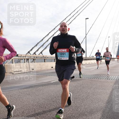 03.10.2024 - Köhlbrandbrückenlauf Matties Gatica Varas http://msf.ph/oto/7172195 03.10.2024 09:21:48 Position 2 1131, 1091, 1172 meine-sportfotos.de
