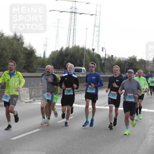 03.10.2024 - Köhlbrandbrückenlauf Fuchs,  Jonas http://msf.ph/oto/7172225 03.10.2024 09:12:21 Position 3 1121, 1250, 1162, 1413, 1068, 1437, 1307 meine-sportfotos.de