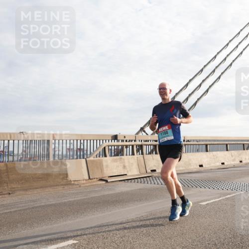 03.10.2024 - Köhlbrandbrückenlauf Matties Gatica Varas http://msf.ph/oto/7172337 03.10.2024 09:21:51 Position 2 1188 meine-sportfotos.de