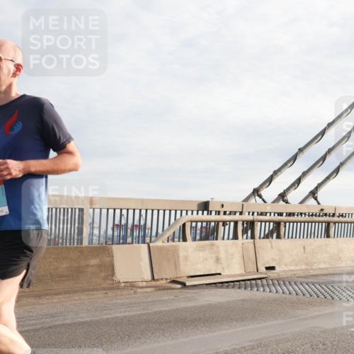 03.10.2024 - Köhlbrandbrückenlauf Matties Gatica Varas http://msf.ph/oto/7172396 03.10.2024 09:21:51 Position 2 1188 meine-sportfotos.de