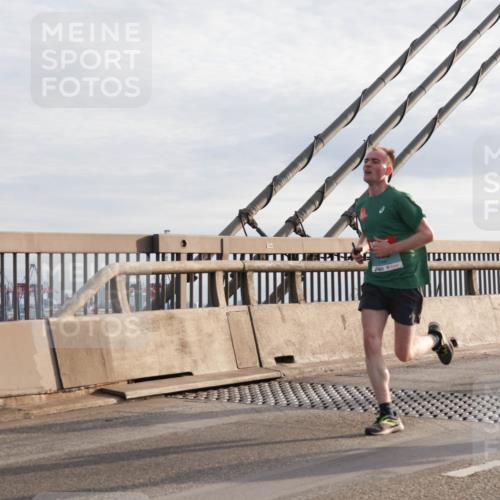 03.10.2024 - Köhlbrandbrückenlauf Matties Gatica Varas http://msf.ph/oto/7172437 03.10.2024 09:21:53 Position 2  meine-sportfotos.de