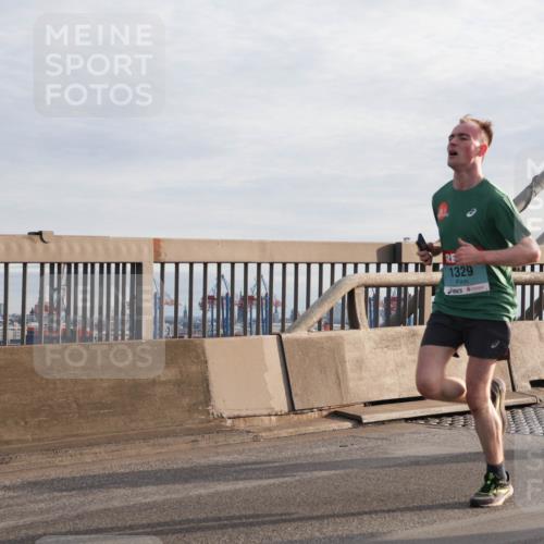 03.10.2024 - Köhlbrandbrückenlauf Matties Gatica Varas http://msf.ph/oto/7172472 03.10.2024 09:21:53 Position 2 1329 meine-sportfotos.de