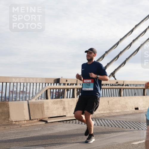 03.10.2024 - Köhlbrandbrückenlauf Matties Gatica Varas http://msf.ph/oto/7172534 03.10.2024 09:21:54 Position 2 1743, 2659 meine-sportfotos.de