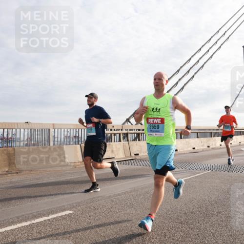 03.10.2024 - Köhlbrandbrückenlauf Matties Gatica Varas http://msf.ph/oto/7172557 03.10.2024 09:21:55 Position 2 1743, 2659, 1163 meine-sportfotos.de