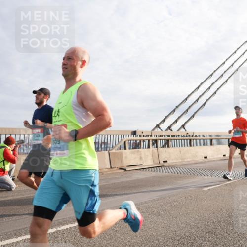 03.10.2024 - Köhlbrandbrückenlauf Matties Gatica Varas http://msf.ph/oto/7172577 03.10.2024 09:21:55 Position 2 1743, 109 meine-sportfotos.de