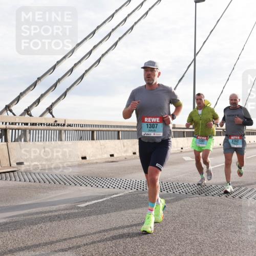 03.10.2024 - Köhlbrandbrückenlauf Matties Gatica Varas http://msf.ph/oto/7172844 03.10.2024 09:22:00 Position 2 1307, 1391, 1162, 1469 meine-sportfotos.de