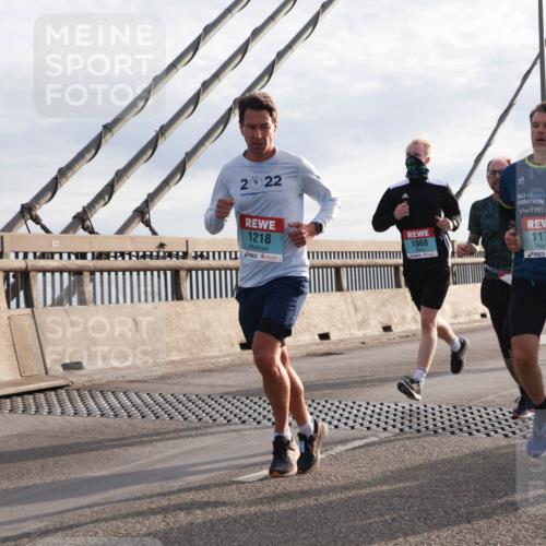 03.10.2024 - Köhlbrandbrückenlauf Matties Gatica Varas http://msf.ph/oto/7173263 03.10.2024 09:22:07 Position 2 2022, 1218, 1068, 2017, 1170, 11 meine-sportfotos.de