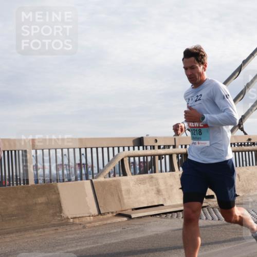 03.10.2024 - Köhlbrandbrückenlauf Matties Gatica Varas http://msf.ph/oto/7173306 03.10.2024 09:22:07 Position 2 2022, 1218 meine-sportfotos.de