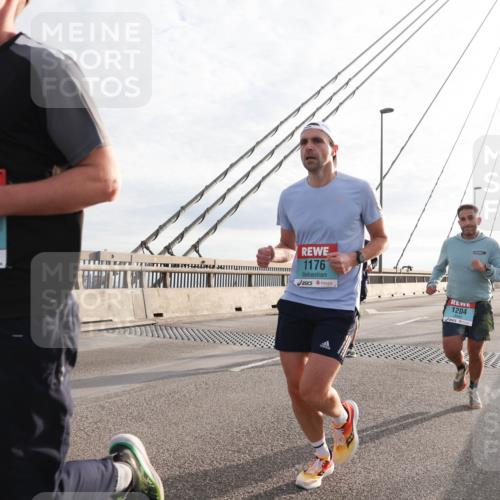 03.10.2024 - Köhlbrandbrückenlauf Matties Gatica Varas http://msf.ph/oto/7173360 03.10.2024 09:22:09 Position 2 1176, 1204 meine-sportfotos.de