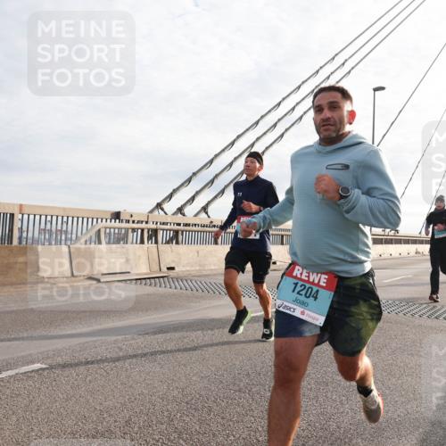 03.10.2024 - Köhlbrandbrückenlauf Matties Gatica Varas http://msf.ph/oto/7173419 03.10.2024 09:22:10 Position 2 1204, 1439 meine-sportfotos.de