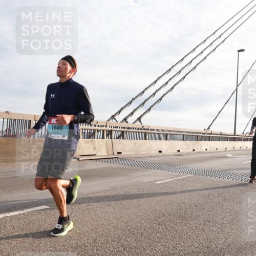03.10.2024 - Köhlbrandbrückenlauf Matties Gatica Varas http://msf.ph/oto/7173445 03.10.2024 09:22:10 Position 2 1680, 1435 meine-sportfotos.de