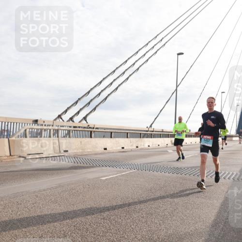 03.10.2024 - Köhlbrandbrückenlauf Matties Gatica Varas http://msf.ph/oto/7173546 03.10.2024 09:22:13 Position 2 1437 meine-sportfotos.de