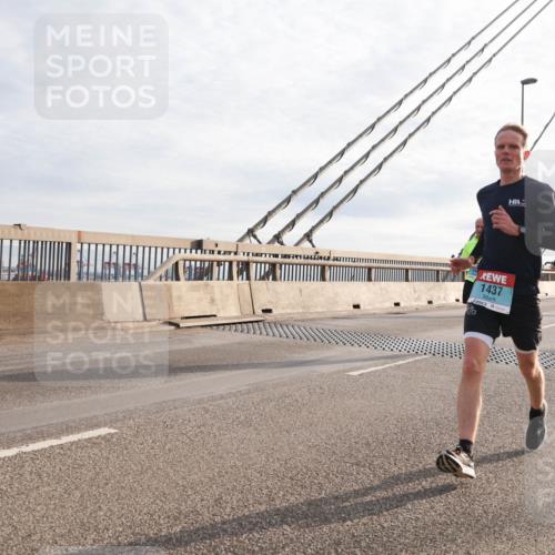03.10.2024 - Köhlbrandbrückenlauf Matties Gatica Varas http://msf.ph/oto/7173592 03.10.2024 09:22:13 Position 2 1437 meine-sportfotos.de