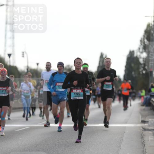 03.10.2024 - Köhlbrandbrückenlauf Fuchs,  Jonas http://msf.ph/oto/7173611 03.10.2024 09:12:58 Position 3 1214, 1243, 1112, 1229, 1159 meine-sportfotos.de