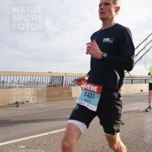 03.10.2024 - Köhlbrandbrückenlauf Matties Gatica Varas http://msf.ph/oto/7173619 03.10.2024 09:22:14 Position 2 1437, 1482 meine-sportfotos.de
