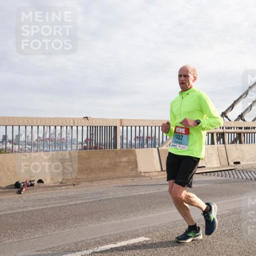 03.10.2024 - Köhlbrandbrückenlauf Matties Gatica Varas http://msf.ph/oto/7173658 03.10.2024 09:22:15 Position 2 1482 meine-sportfotos.de