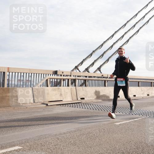 03.10.2024 - Köhlbrandbrückenlauf Matties Gatica Varas http://msf.ph/oto/7173724 03.10.2024 09:22:16 Position 2 1109, 1250 meine-sportfotos.de