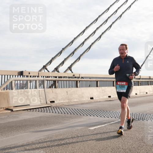 03.10.2024 - Köhlbrandbrückenlauf Matties Gatica Varas http://msf.ph/oto/7173942 03.10.2024 09:22:21 Position 2 1255 meine-sportfotos.de