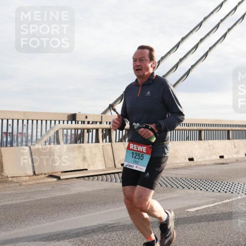 03.10.2024 - Köhlbrandbrückenlauf Matties Gatica Varas http://msf.ph/oto/7173963 03.10.2024 09:22:22 Position 2 1255 meine-sportfotos.de