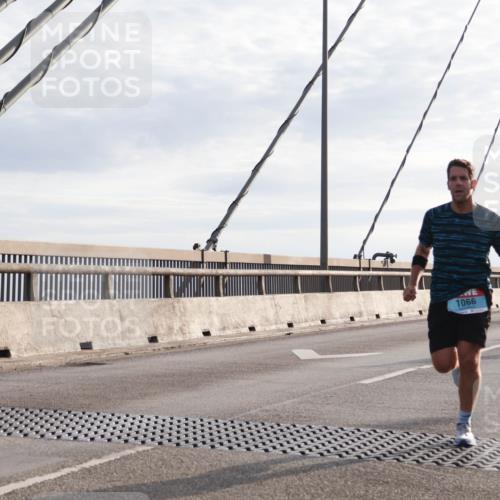 03.10.2024 - Köhlbrandbrückenlauf Matties Gatica Varas http://msf.ph/oto/7174052 03.10.2024 09:22:26 Position 2 990 meine-sportfotos.de