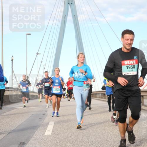 03.10.2024 - Köhlbrandbrückenlauf Jannik Wohlers http://msf.ph/oto/7174255 03.10.2024 09:42:34 Position 2 186, 1303, 2059, 1958, 1427, 1120 meine-sportfotos.de