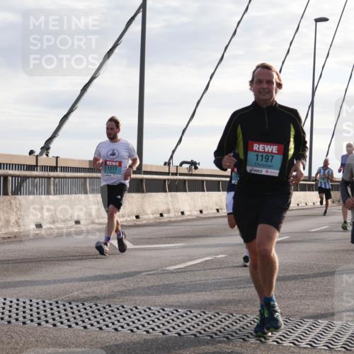 03.10.2024 - Köhlbrandbrückenlauf Matties Gatica Varas http://msf.ph/oto/7174290 03.10.2024 09:22:31 Position 2 1217, 1197, 1139 meine-sportfotos.de