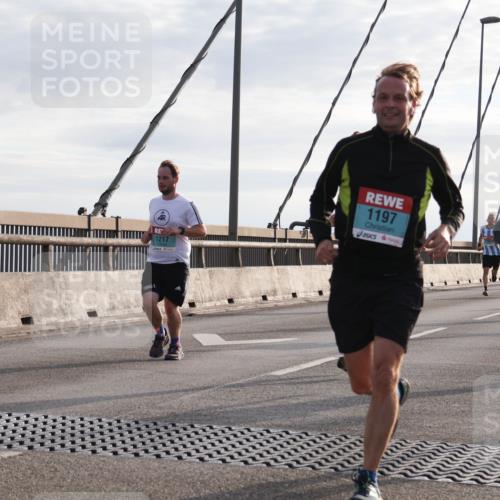 03.10.2024 - Köhlbrandbrückenlauf Matties Gatica Varas http://msf.ph/oto/7174307 03.10.2024 09:22:32 Position 2 1217, 1197, 1139 meine-sportfotos.de