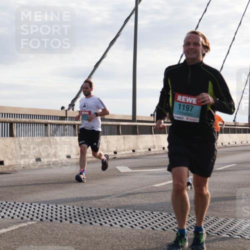 03.10.2024 - Köhlbrandbrückenlauf Matties Gatica Varas http://msf.ph/oto/7174322 03.10.2024 09:22:32 Position 2 1217, 1197, 1139 meine-sportfotos.de