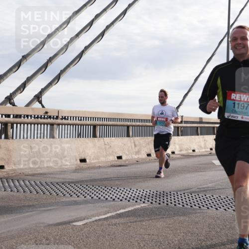 03.10.2024 - Köhlbrandbrückenlauf Matties Gatica Varas http://msf.ph/oto/7174342 03.10.2024 09:22:32 Position 2 1217, 1197 meine-sportfotos.de