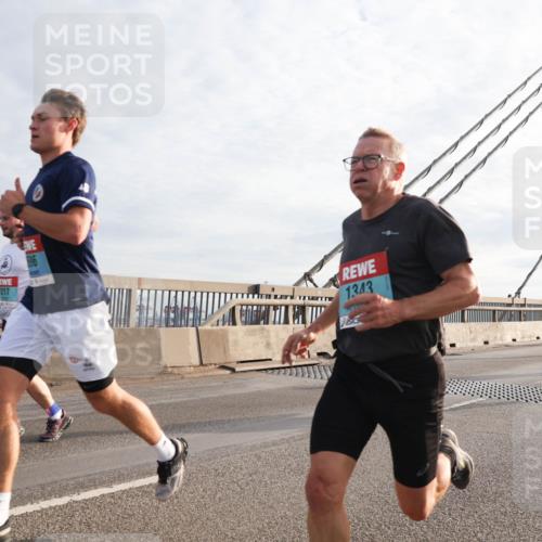 03.10.2024 - Köhlbrandbrückenlauf Matties Gatica Varas http://msf.ph/oto/7174482 03.10.2024 09:22:35 Position 2 217, 1343, 1438 meine-sportfotos.de