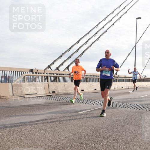 03.10.2024 - Köhlbrandbrückenlauf Matties Gatica Varas http://msf.ph/oto/7174618 03.10.2024 09:22:37 Position 2 1493, 1161, 1270 meine-sportfotos.de