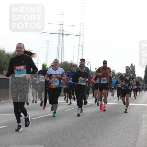 03.10.2024 - Köhlbrandbrückenlauf Fuchs,  Jonas http://msf.ph/oto/7174654 03.10.2024 09:13:28 Position 3 1, 1, 1318, 1415, 1355, 1533, 1517, 1169 meine-sportfotos.de