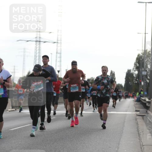 03.10.2024 - Köhlbrandbrückenlauf Fuchs,  Jonas http://msf.ph/oto/7174745 03.10.2024 09:13:29 Position 3 1867, 1517, 1169, 1533 meine-sportfotos.de
