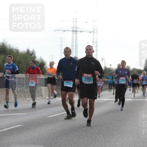 03.10.2024 - Köhlbrandbrückenlauf Fuchs,  Jonas http://msf.ph/oto/7174937 03.10.2024 09:13:38 Position 3 140, 1615, 1983 meine-sportfotos.de