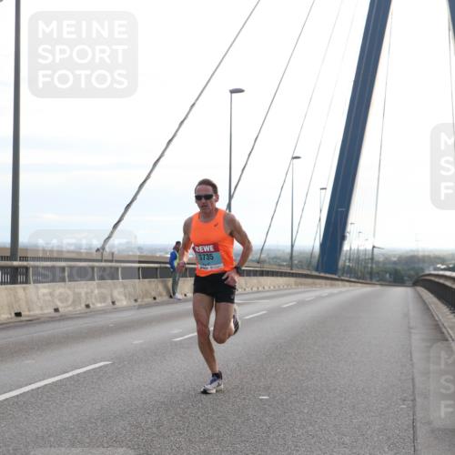 03.10.2024 - Köhlbrandbrückenlauf Jannik Wohlers http://msf.ph/oto/7174981 03.10.2024 09:14:44 Position 1 3735 meine-sportfotos.de