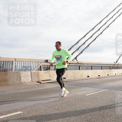 03.10.2024 - Köhlbrandbrückenlauf Matties Gatica Varas http://msf.ph/oto/7174992 03.10.2024 09:22:44 Position 2 1496, 420 meine-sportfotos.de