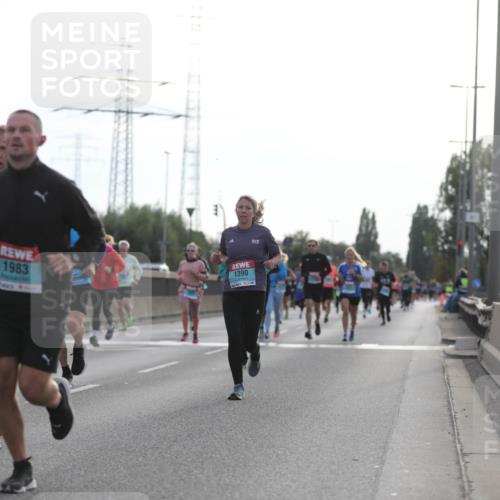 03.10.2024 - Köhlbrandbrückenlauf Fuchs,  Jonas http://msf.ph/oto/7174999 03.10.2024 09:13:39 Position 3 1504, 1983, 1390 meine-sportfotos.de