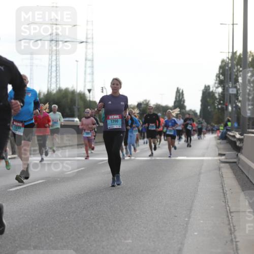 03.10.2024 - Köhlbrandbrückenlauf Fuchs,  Jonas http://msf.ph/oto/7175007 03.10.2024 09:13:39 Position 3 04, 1983, 1273, 1390 meine-sportfotos.de