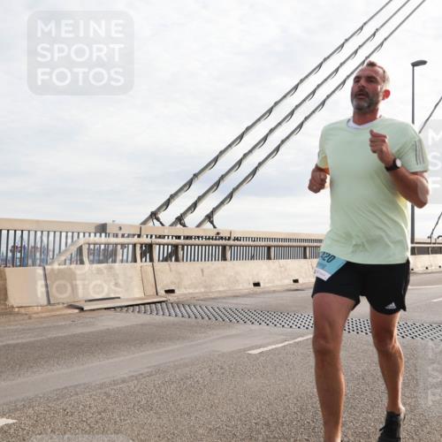 03.10.2024 - Köhlbrandbrückenlauf Matties Gatica Varas http://msf.ph/oto/7175033 03.10.2024 09:22:45 Position 2  meine-sportfotos.de