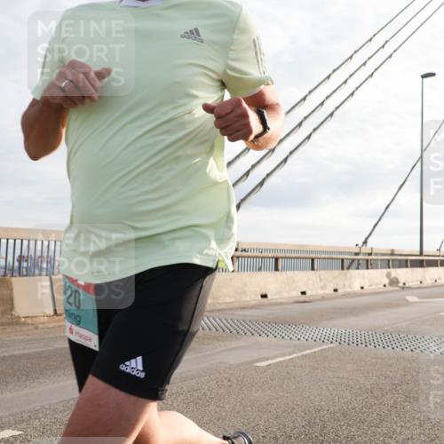 03.10.2024 - Köhlbrandbrückenlauf Matties Gatica Varas http://msf.ph/oto/7175056 03.10.2024 09:22:45 Position 2 120 meine-sportfotos.de