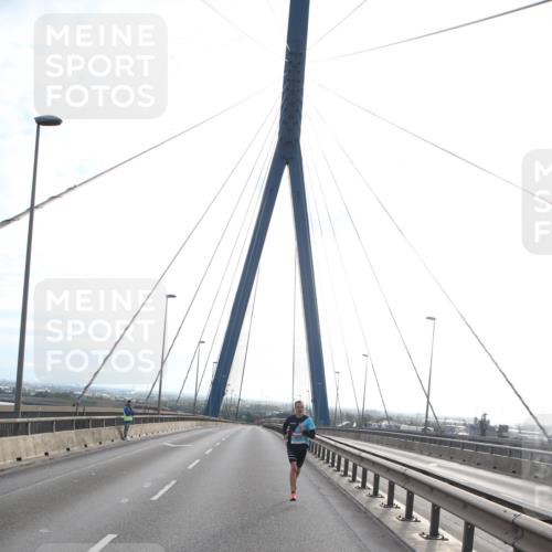 03.10.2024 - Köhlbrandbrückenlauf Jannik Wohlers http://msf.ph/oto/7175190 03.10.2024 09:15:36 Position 1  meine-sportfotos.de